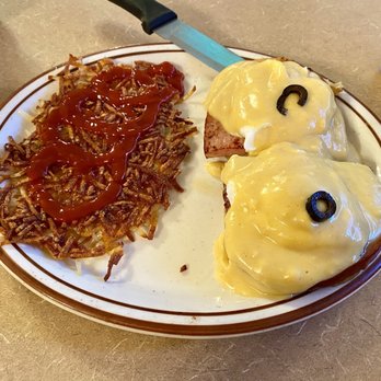 Kristy's Family - Hash crispy w/eggs Benedict - American Near Me - Ridgecrest, California Kristy's Family - Hash crispy w/eggs Benedict - American Near Me - Ridgecrest, California