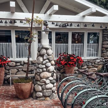 Le Petit Pali - Bed & Breakfast Near Me - Carmel, California