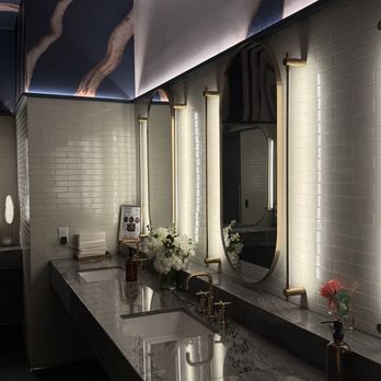 Guard and Grace Modern Steakhouse - Bathrooms (women's) - New American Near Me - Houston, Texas Guard and Grace Modern Steakhouse - Bathrooms (women's) - New American Near Me - Houston, Texas