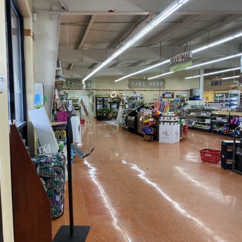 Honey's Marketplace - a wide view of the store - Delis Near Me - Kanab, Utah