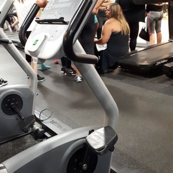 Harbor Fitness - The line for the zumba class is insane! We need more classes! - Gyms Near Me - Brooklyn, New York Harbor Fitness - The line for the zumba class is insane! We need more classes! - Gyms Near Me - Brooklyn, New York