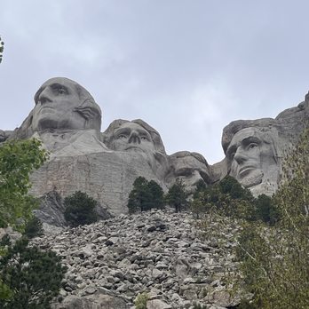 Mount Rushmore National Memorial - View from walking trail - Landmarks & Historical Buildings Near Me - Keystone, South Dakota