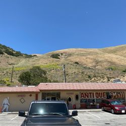 Antiques on the Grapevine