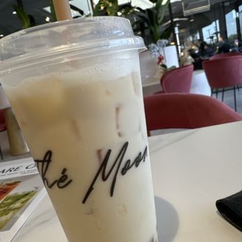 The Moon Coffee - Oolong Tea with golden boba - Bubble Tea Near Me - Costa Mesa, California The Moon Coffee - Oolong Tea with golden boba - Bubble Tea Near Me - Costa Mesa, California