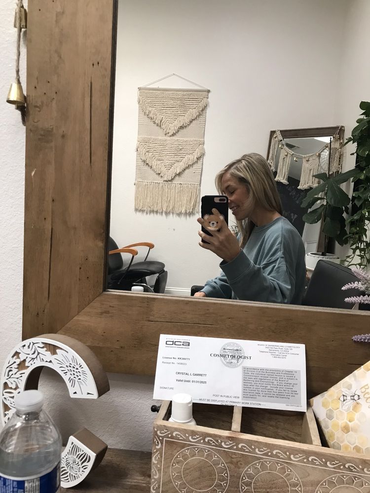 Twisted Sisters Salon Logo