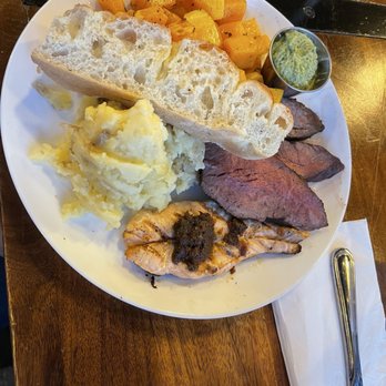 Bushfire Kitchen - Riverside - American Near Me - Riverside, California