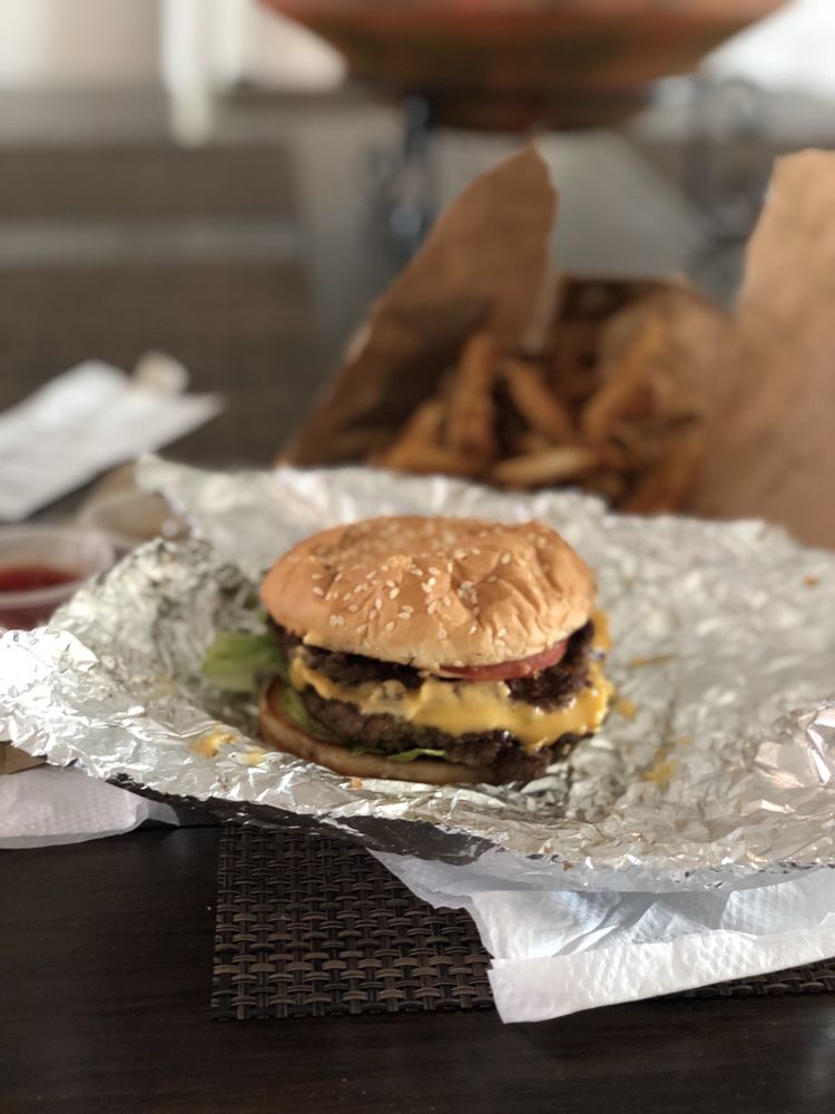 FIVE GUYS Updated June 2024 43 Photos & 66 Reviews 864 W St Rd