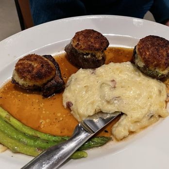Cooper's Hawk Winery & Restaurant - Trio of medallions - American Near Me - Cincinnati, Ohio