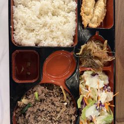 Lotte Plaza Market - Sterling - Bulgogi bento box