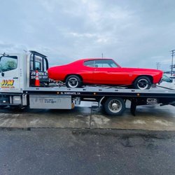 J & M Towing