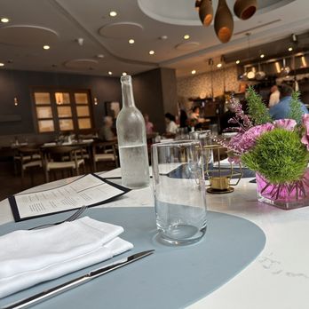 The Henri - Dining room - Modern European Near Me - Washington, DC, District of Columbia