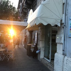 Midolo - Offers outside seating