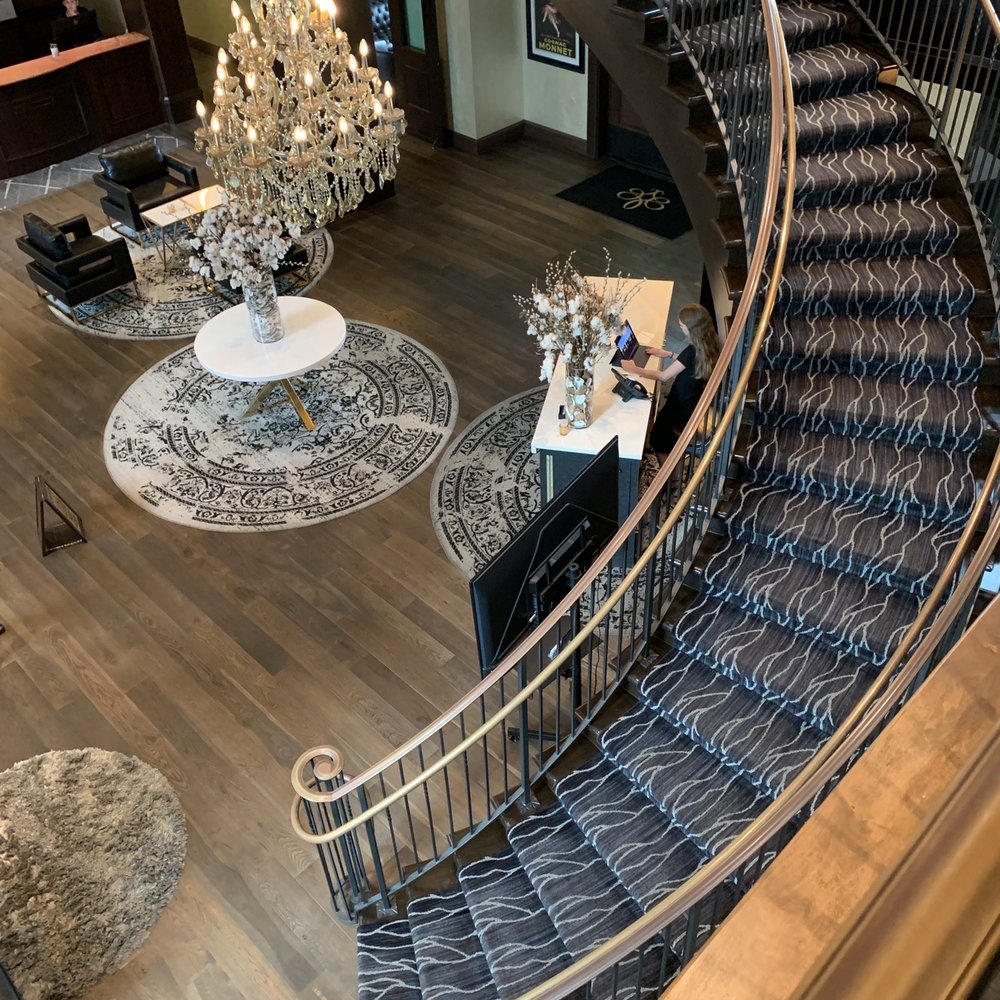 Dramatic view of the foyer Dramatic view of the foyer