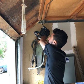 CO Garage Doors - We do emergency residential work 24/7 - Garage Door Services Near Me - Tukwila, Washington CO Garage Doors - We do emergency residential work 24/7 - Garage Door Services Near Me - Tukwila, Washington