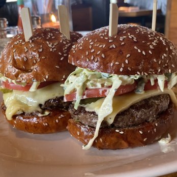 R+D Kitchen - Honor burger - New American Near Me - Yountville, California