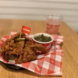 Hattie B's Hot Chicken