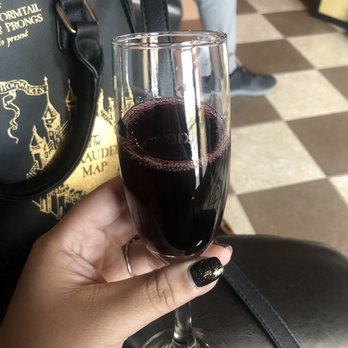 Hanna Day Spa - Glass of wine - Day Spas Near Me - Alpharetta, Georgia Hanna Day Spa - Glass of wine - Day Spas Near Me - Alpharetta, Georgia