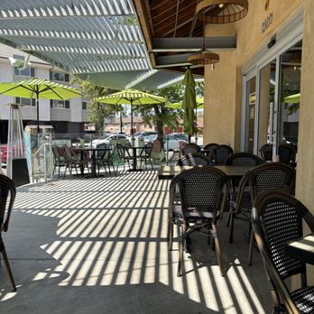 BB Cafe & Catering - Patio - Cafes Near Me - Burbank, California