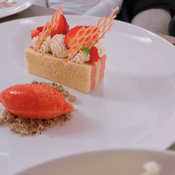 Daphne - Seafood Near Me - Toronto, Ontario