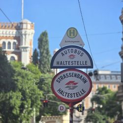 Wiener Linien - Bus- und Bim-Haltestelle