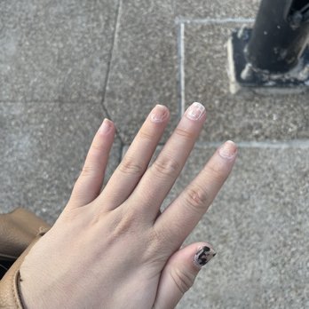 Gossip & Nail Spa - Gel polish didn't come off, even after almost 30 mins of soak/shaving - Eyelash Service Near Me - Pittsburgh, Pennsylvania