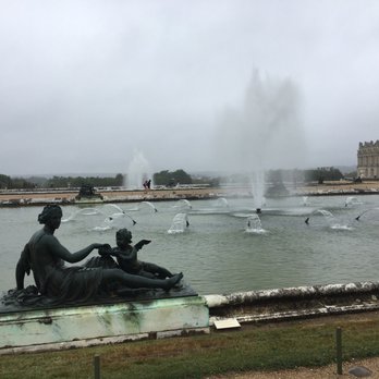 Château de Versailleo - Fountains come on during certain hours - Landmarks & Historical Buildings Near Me - Versailles, 78
