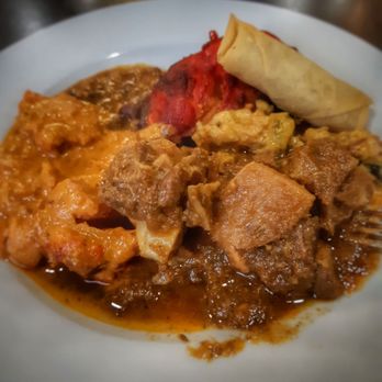Royal Indian Buffet & Sweets - Plate of buffet food - Indian Near Me - Cambridge, Ontario