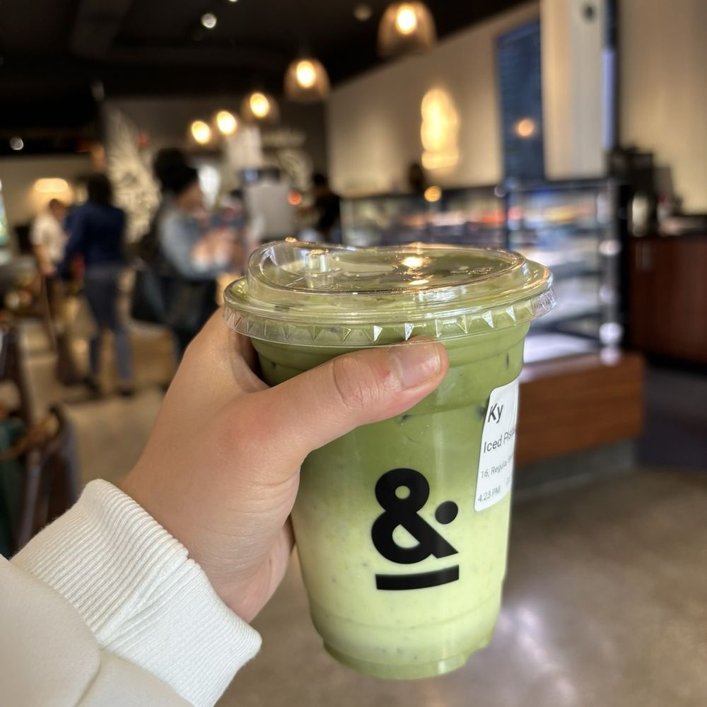 Iced Pistachio Matcha Latte Iced Pistachio Matcha Latte