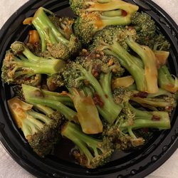 Little Panda Chinese Restaurant - Rubbery Broccoli in garlic sauce.