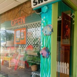 Tropical Paradise Pet Center - The front of tropical paradise