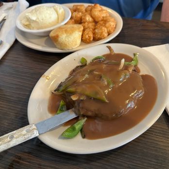 Pops Restaurant - Beef steak with gravy, sides of mashed potatoes and tots, corn bread - American Near Me - Kingsport, Tennessee Pops Restaurant - Beef steak with gravy, sides of mashed potatoes and tots, corn bread - American Near Me - Kingsport, Tennessee