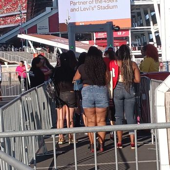 Levi's Stadium - These bags are not clear and they got in like nothing I wish I never bought tickets to this game very unhappy - Stadiums & Arenas Near Me - Santa Clara, California