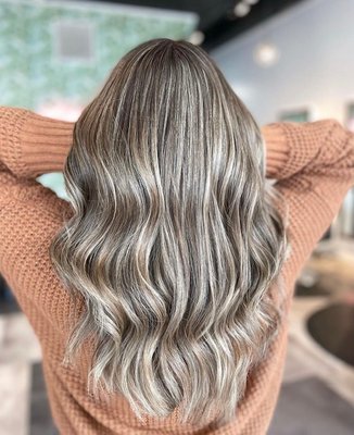 Golden Era Hair Studio by null