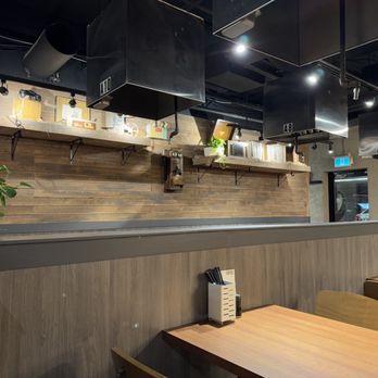 Green Leaf Sushi - Vintage decorations~ - Japanese Near Me - Vancouver, British Columbia