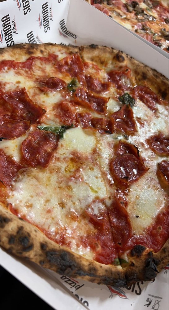 Signora Pizza, Las Vegas Roadtrippers