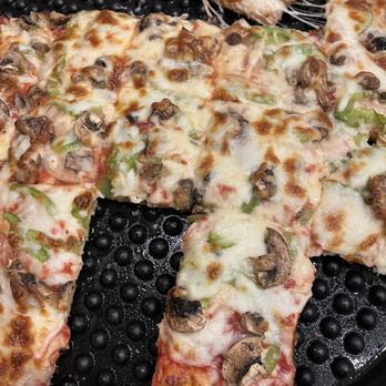 Giant Pizza - Pizza Near Me - Danielson, Connecticut