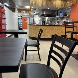 PokiTomik - Inside very clean and welcoming!!!