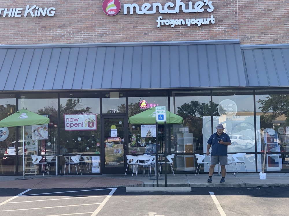 MENCHIE’S FROZEN YOGURT Updated 2024 47 Photos & 51 Reviews 909 E