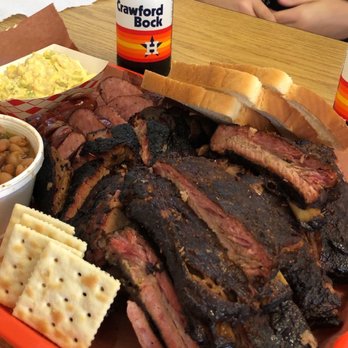 Old Bucs Barbecue - Barbeque Near Me - Manvel, Texas