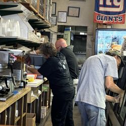 Max's Delicatessen - Hand slicing the meat!!!