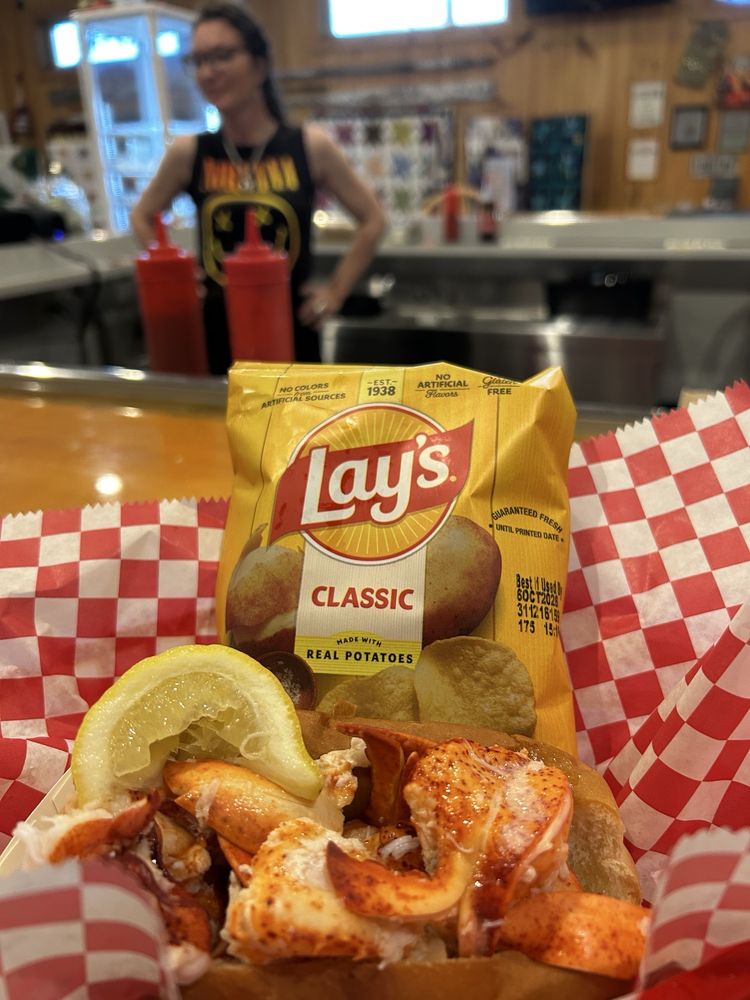The Maine Lobster Lady Logo