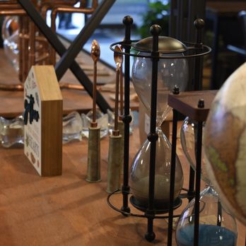 Standing Egg Coffee - Interior Decorations - Coffee & Tea Near Me - Burnaby, British Columbia Standing Egg Coffee - Interior Decorations - Coffee & Tea Near Me - Burnaby, British Columbia