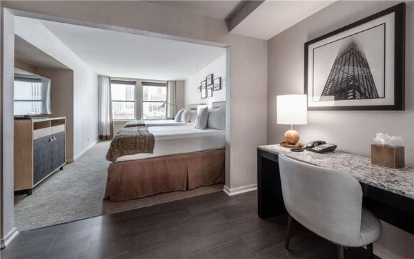 Claridge House Chicago, Tapestry Collection by Hilton by null