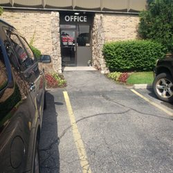 Avis Ford Body Shop - Front Entrance