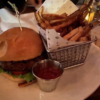 Pera Soho - Pera Organic Beef Burger - Mediterranean Near Me - New York, New York Pera Soho - Pera Organic Beef Burger - Mediterranean Near Me - New York, New York