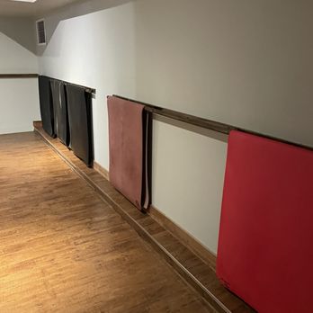 Pure Yoga - Mat cleaning and drying station/hallway - Yoga Near Me - Ottawa, Ontario Pure Yoga - Mat cleaning and drying station/hallway - Yoga Near Me - Ottawa, Ontario