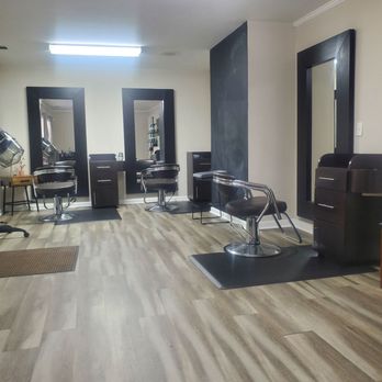 Kiersten & Company Salon - Inside the salon. - Hair Salons Near Me - Alpharetta, Georgia Kiersten & Company Salon - Inside the salon. - Hair Salons Near Me - Alpharetta, Georgia