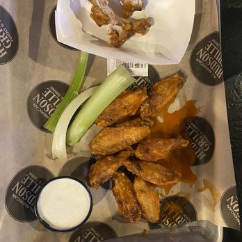 Hudson Grille - Pitiful meatless wings - American Near Me - Atlanta, Georgia