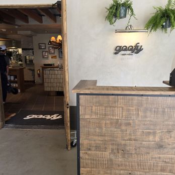 Goofy Cafe & Dine - Entrance to restaurant at Twin Fin Waikiki location - Cafes Near Me - Honolulu, Hawaii