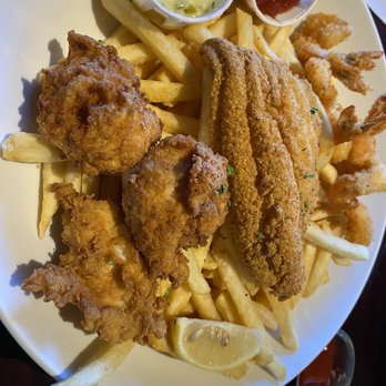 Pappadeaux Seafood Kitchen - Fried Shrimp Combo - Seafood Near Me - Dallas, Texas Pappadeaux Seafood Kitchen - Fried Shrimp Combo - Seafood Near Me - Dallas, Texas